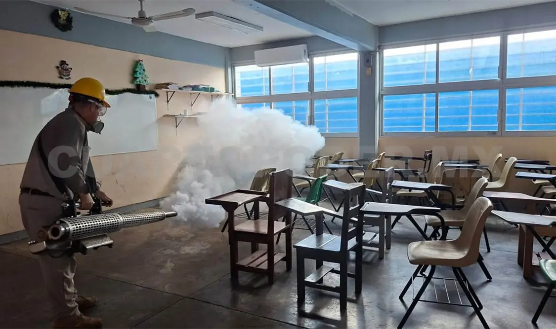 Estas acciones forman parte del trabajo permanente para reducir los criaderos del mosquito Aedes aegypti en las escuelas. Rafael Victorio / CP