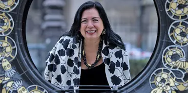 Betsabe&eacute; rinde homenaje a Monsiv&aacute;is
