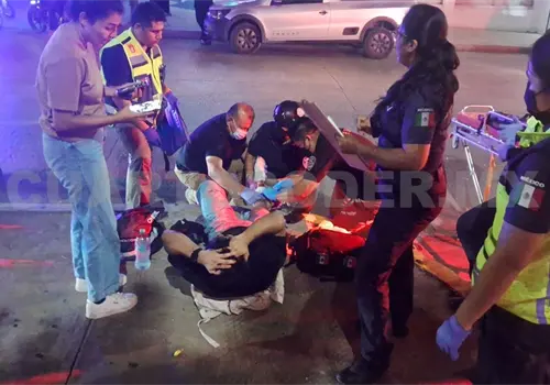 Embisten a motorista y termina con fractura