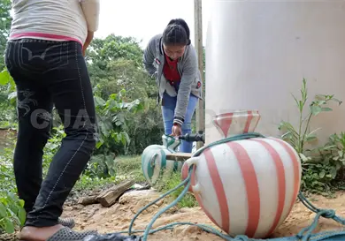 Escuelas enfrentan brecha de agua segura