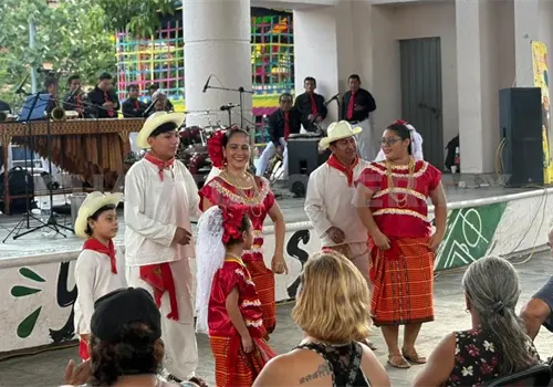 Ayuntamiento celebra a los abuelos en su d&iacute;a