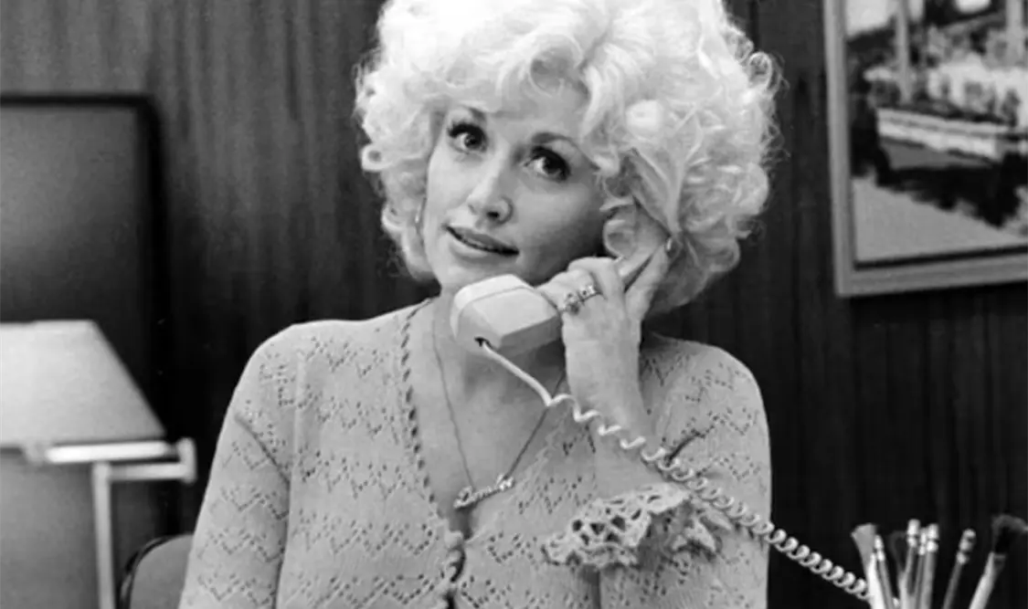 El debut de Dolly Parton en cine