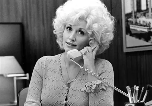 El debut de Dolly Parton en cine