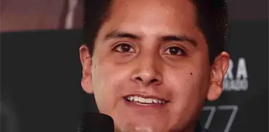 Cuautle se enfrenta a los aliens