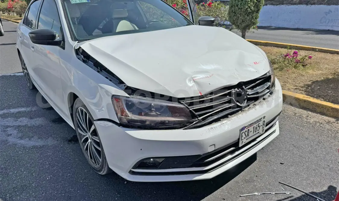 El automovilista en estado de ebriedad fue detenido al causar una carambola en el bulevar Paseo de la Federación. Juan Orel / CP