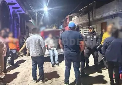 Reportan una batalla campal tras colisión Reportan una batalla campal tras colisión