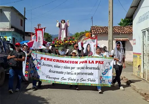 Ni&ntilde;os y j&oacute;venes claman por la paz
