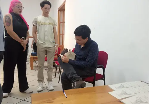 Retratan historia y luchas de la capital
