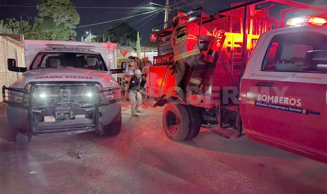 El incendio dañó una casa en el barrio de La Cueva, alrededor de las 23:00 horas. Juan Orel / CP
