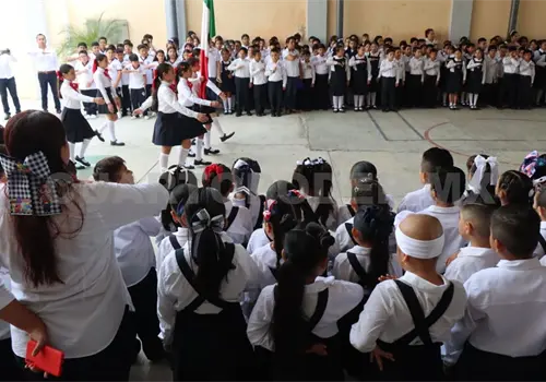 &iexcl;Inician las clases!, a las aulas casi 1.4 millones de alumnos
