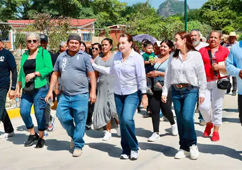 Inauguran calle de concreto hidr&aacute;ulico en La Sirena