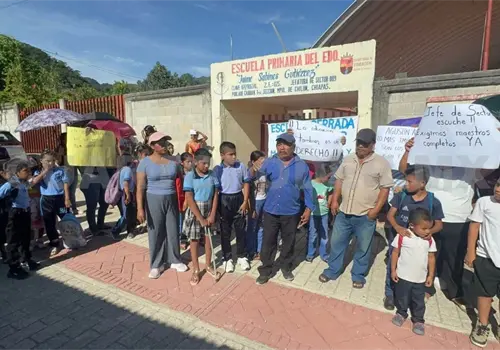 Exigen completar planta docente en Chil&oacute;n