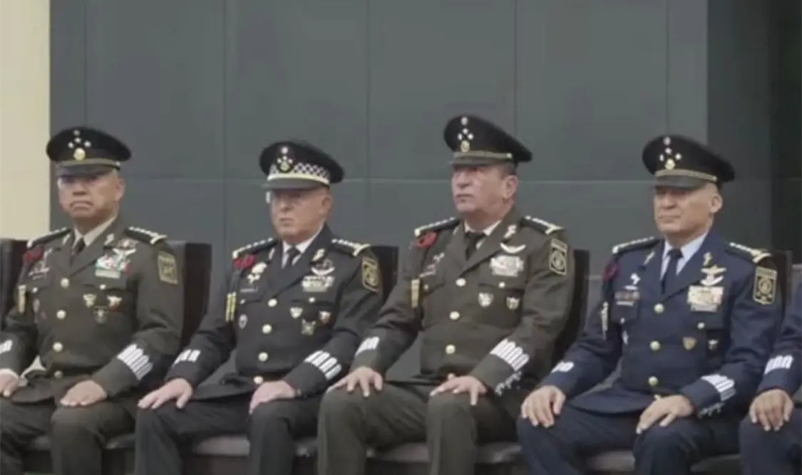 Sedena asciende y reclasifica a mil 749 militares