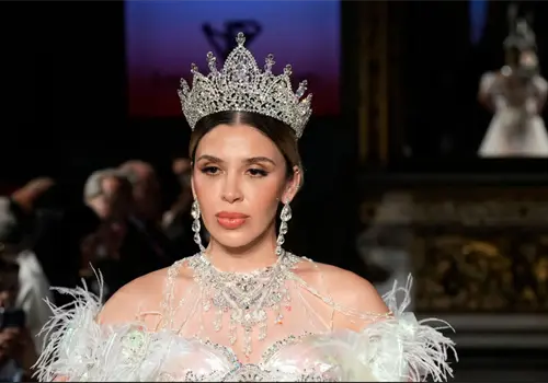 Emma Coronel reaparece tras bloqueo Emma Coronel reaparece tras bloqueo