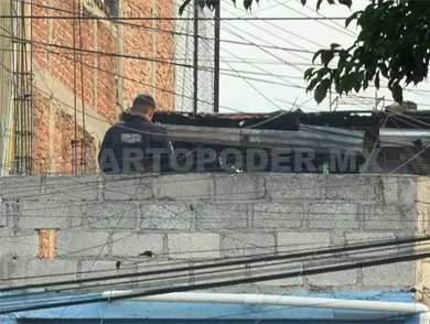 La encuentra ahorcada dentro de una galera