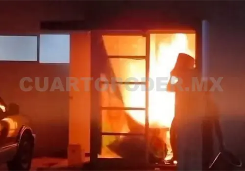 Incendio en vivienda deja a joven quemado