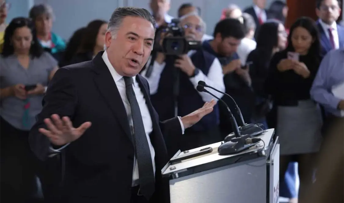 Inzunza, sin partido, es arropado por Morena