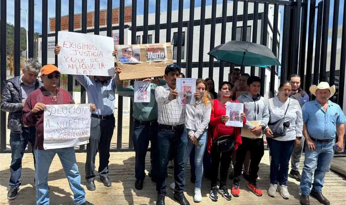 Los manifestantes exigieron a las autoridades estatales dar seguimiento al caso. Manuel Martínez / CP