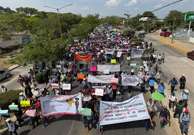 Marcha por ultim&aacute;tum en zona de Chimalapas