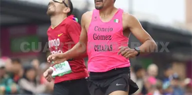 Miguel Hern&aacute;ndez conquista el Marat&oacute;n CDMX