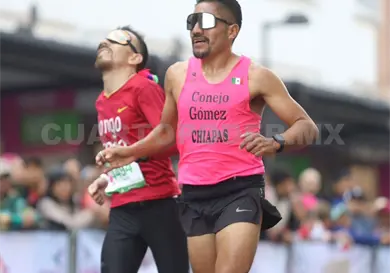 Miguel Hern&aacute;ndez conquista el Marat&oacute;n CDMX