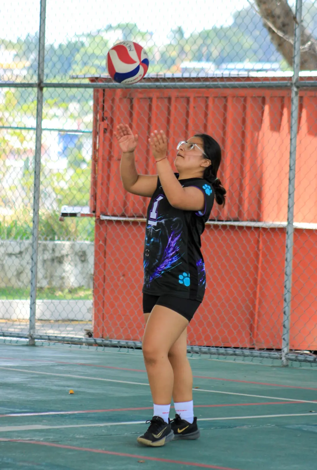 Los equipos participantes mantienen una intensa lucha en el Campeonato de Liga 2026 de Voleibol. Daniel Oropeza/CP