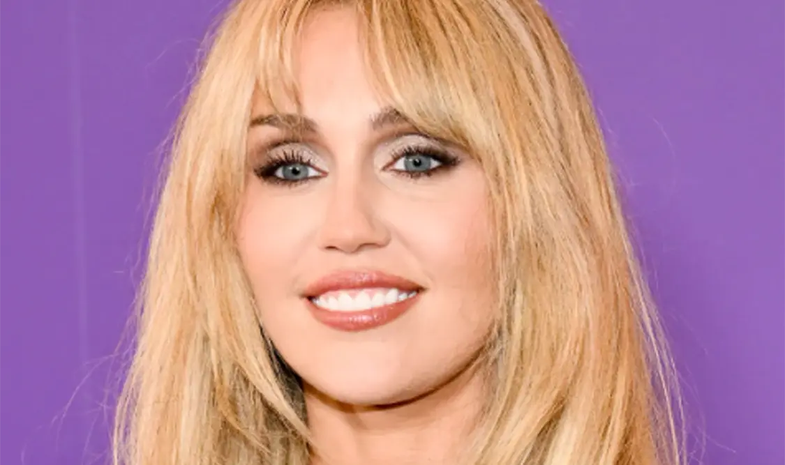 Miley Cyrus elimina su apellido