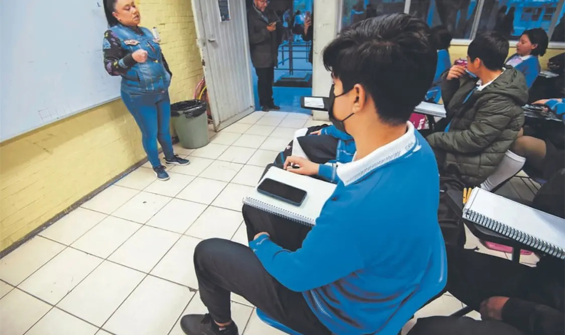 El secretario informó sobre reglas que se buscan implementar con respecto a los dispositivos. El Universal