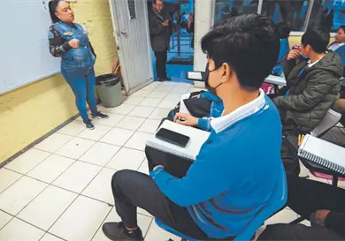 Alistan acuerdo de prohibir celulares en las escuelas Alistan acuerdo de prohibir celulares en las escuelas