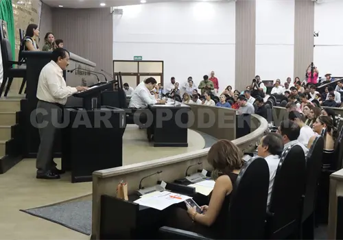 Fijan plazo de 90 d&iacute;as para separase del cargo