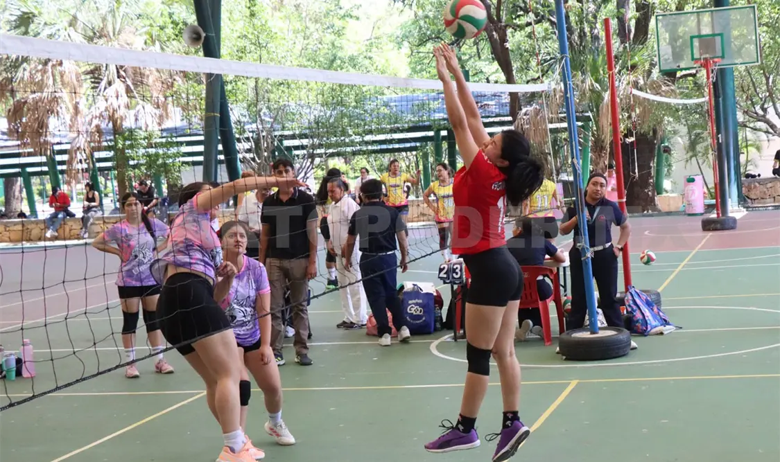 La jornada forma parte del torneo organizado por la Liga Oficial Municipal de Voleibol Profesor Alfredo Ovilla Martínez. Diego Pérez/CP