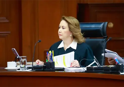 Ministra Esquivel se reúne con líderes de burócratas Ministra Esquivel se reúne con líderes de burócratas