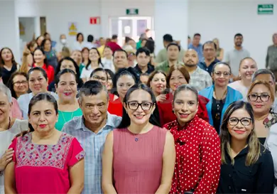 Cobach cumple con entrega de apoyo para lentes