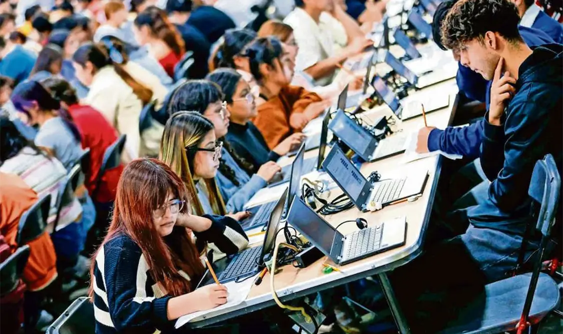 Suman más de 50 mil estudiantes de primer ingreso para el ciclo escolar. El Universal