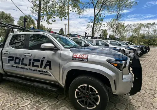 Dotan de equipo a policías de San Cristóbal Dotan de equipo a policías de San Cristóbal
