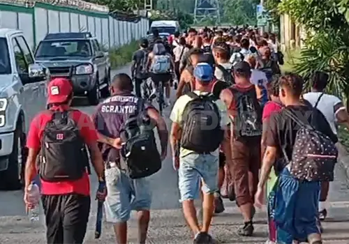 Caravana de migrantes llega a Arriaga Caravana de migrantes llega a Arriaga