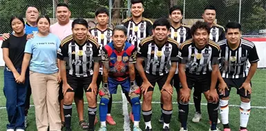 &Aacute;guilas FC y Santos FC disputan la corona