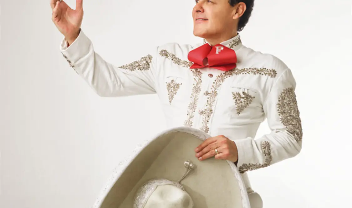 Pedro Fernández se la juega por México