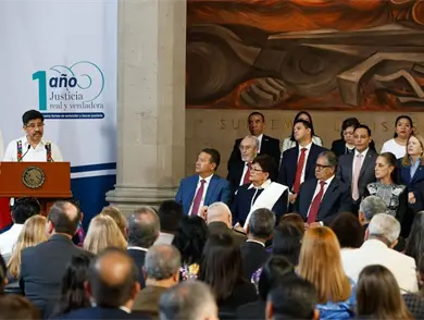 Rinde Hugo Aguilar primer informe de actividades