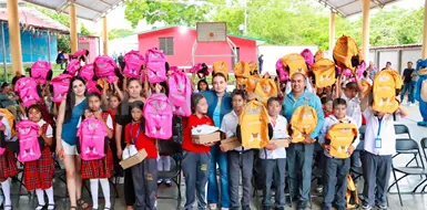 Entregan 881 paquetes de Impulso Escolar