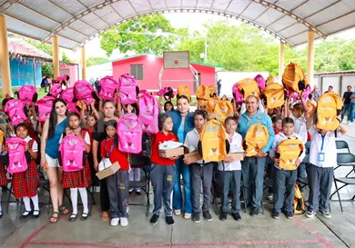 Entregan 881 paquetes de Impulso Escolar Entregan 881 paquetes de Impulso Escolar