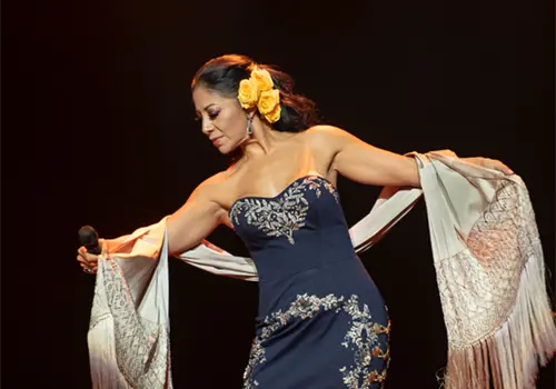 Rosy Arango ofrece una noche de loter&iacute;a