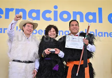 Desde Chiapas hacia el mundo: alfabetizar es amar Desde Chiapas hacia el mundo: alfabetizar es amar