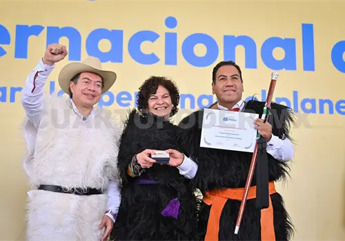 Desde Chiapas hacia el mundo: alfabetizar es amar Desde Chiapas hacia el mundo: alfabetizar es amar