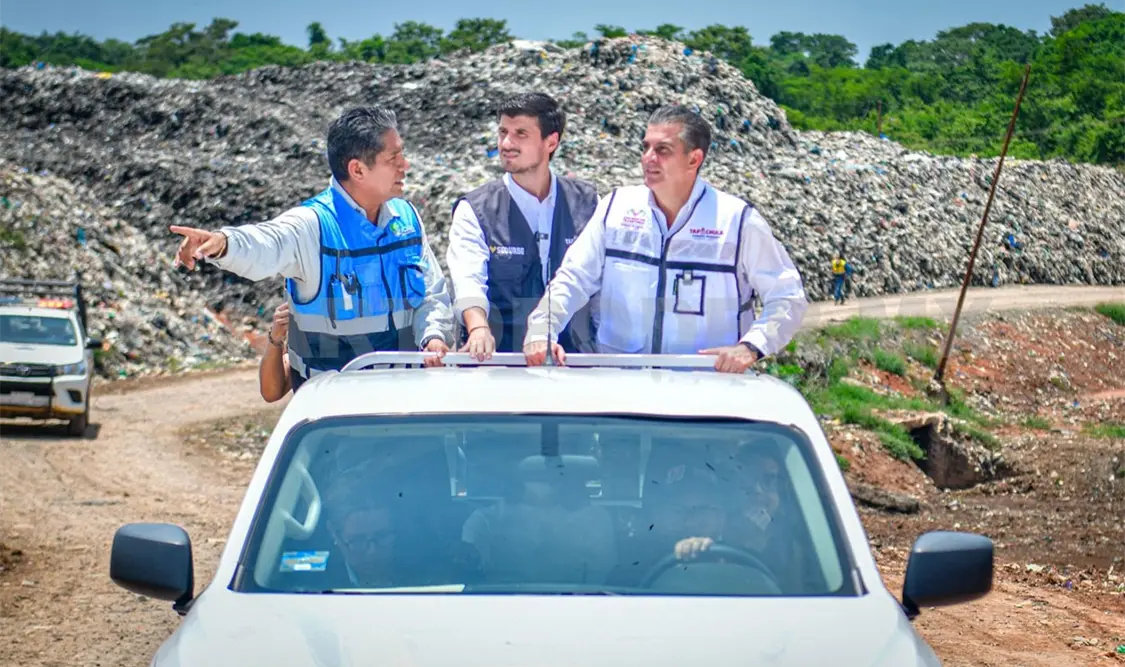 Yamil Melgar realizó un recorrido por el relleno sanitario tipo A para verificar los avances en su transformación. CP
