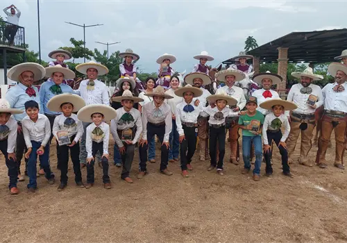 Reconocen en Cintalapa a nuevas generaciones Reconocen en Cintalapa a nuevas generaciones