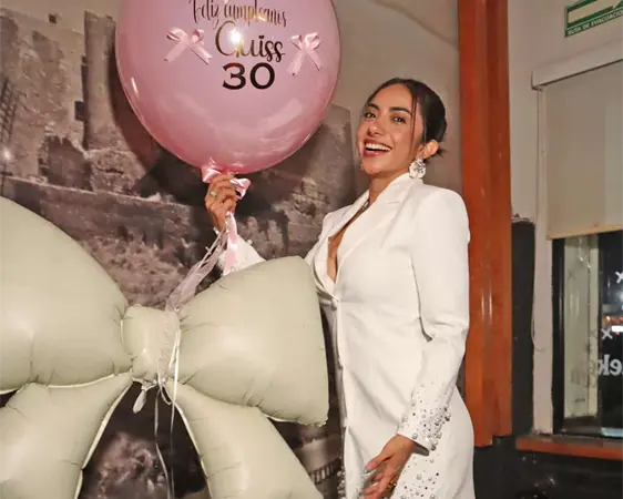 Kylsof festeja su nueva década Kylsof festeja su nueva década