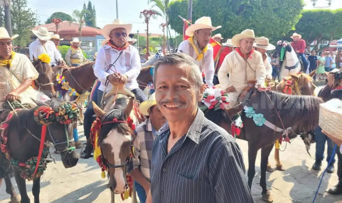 Reyes Palacios fue dirigente estatal del desaparecido PRD, diputado local, así como dirigente de organizaciones sociales. CP