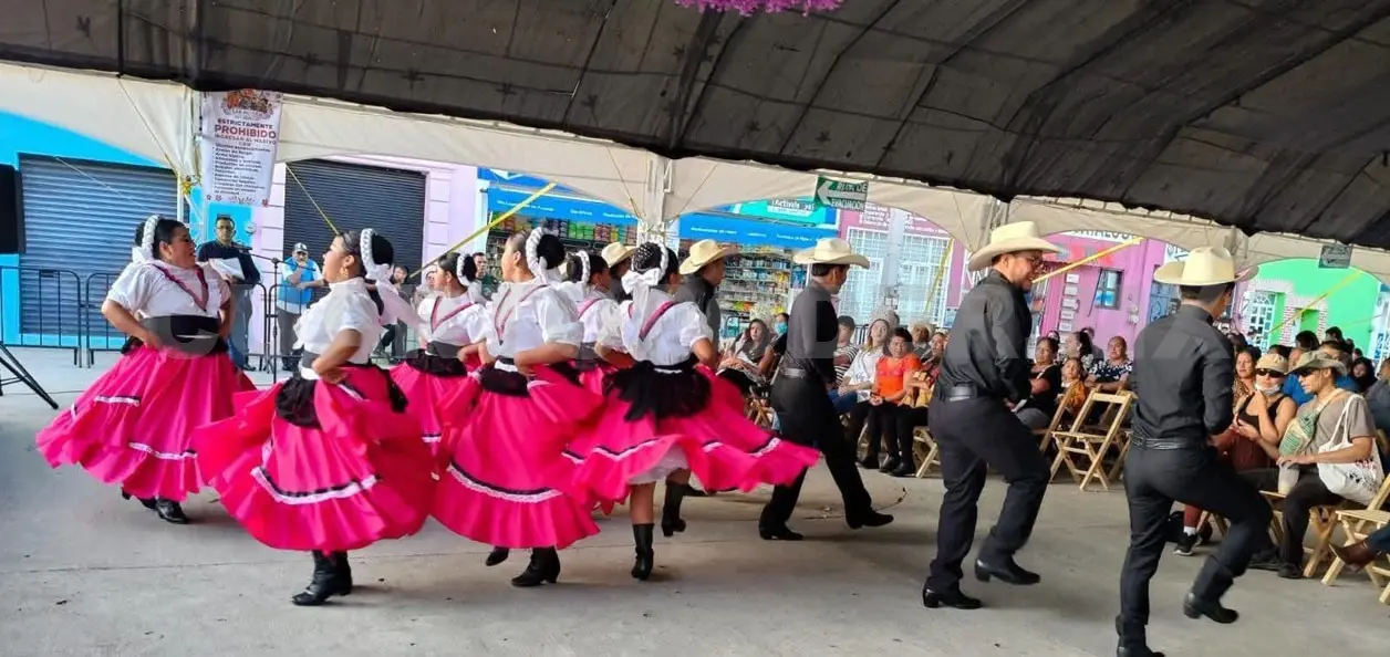 La alegría de los pueblos florece y detona en la música, danzas, ceremonias y cantos. Manuel Martínez / CP