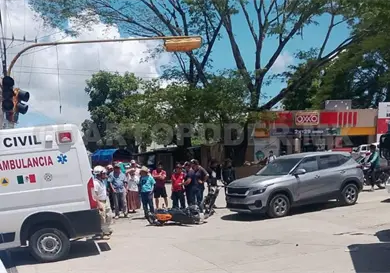 Semaforazo salda con motorista contusionado Semaforazo salda con motorista contusionado